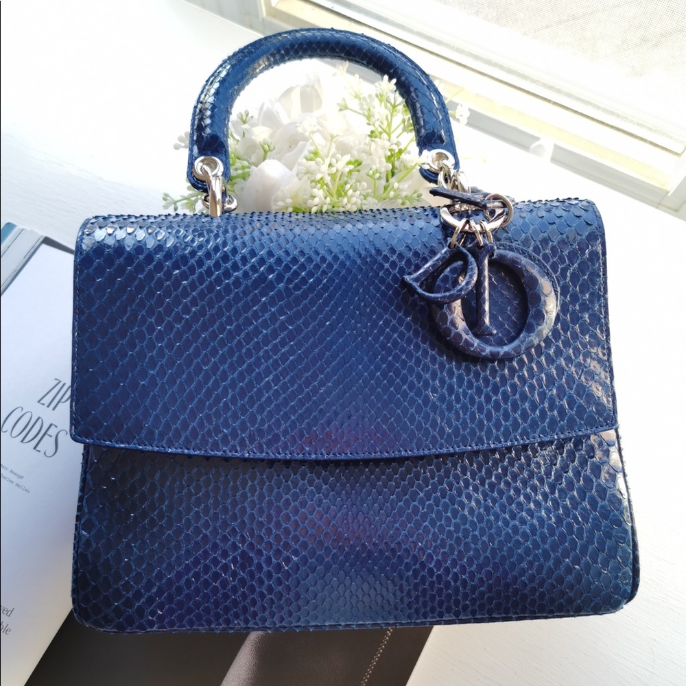 Christian Be Dior flap Bag in metallic Blue python